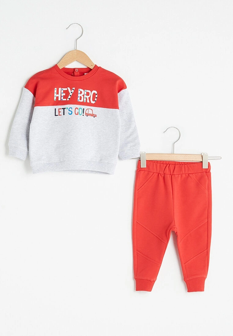 LC WAIKIKI Crew Neck Long Sleeve Printed Baby Boy Sweatshirt And Jogger Pants 2-Piece Set 3 LC WAIKIKI Crew Neck Long Sleeve Printed Baby Boy Sweatshirt And Jogger Pants 2-Piece Set
