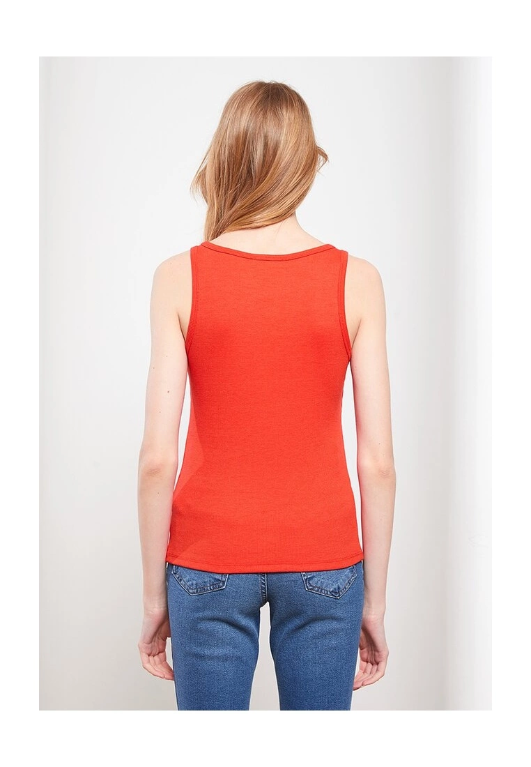 LC WAIKIKI Casual V-Neck Straight Women Tank Top 4 LC WAIKIKI Casual V-Neck Straight Women Tank Top - Image 2