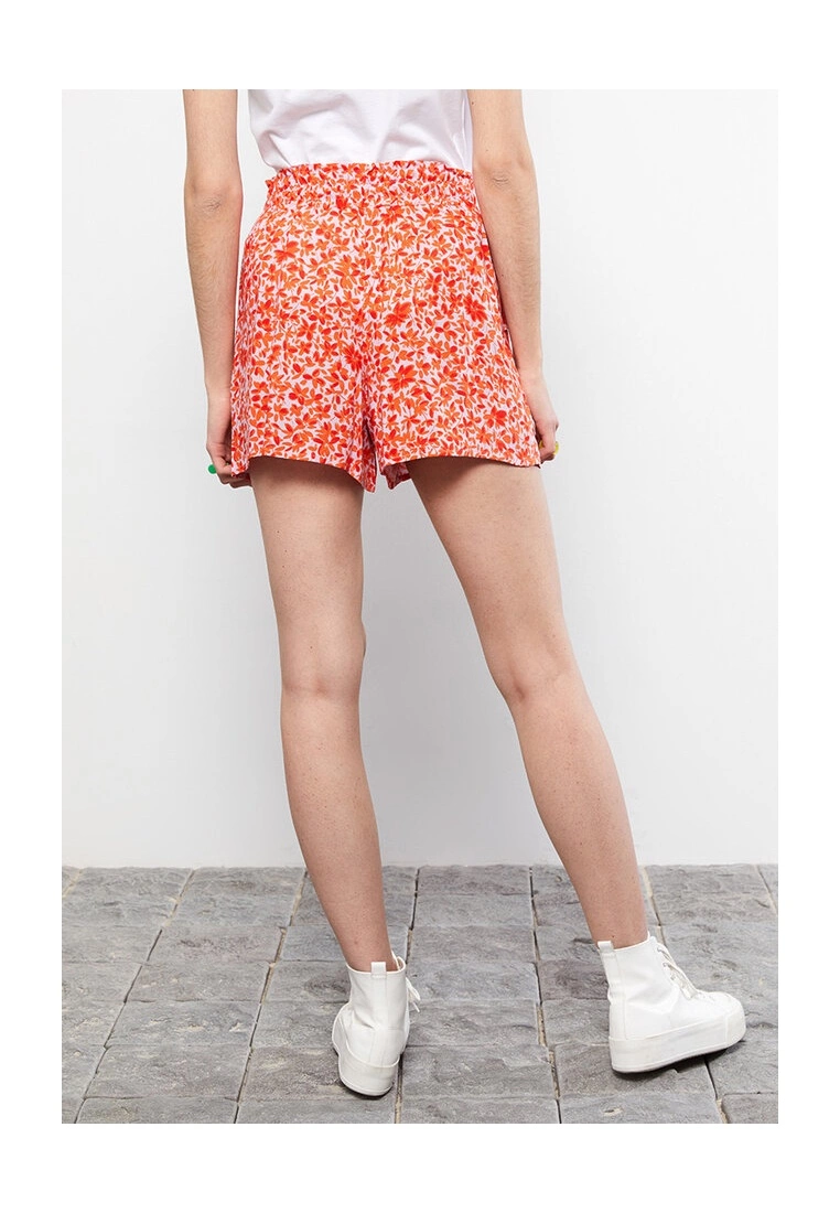 LC WAIKIKI Elastic Waist Bermuda Shorts 4 LC WAIKIKI Elastic Waist Bermuda Shorts - Image 2