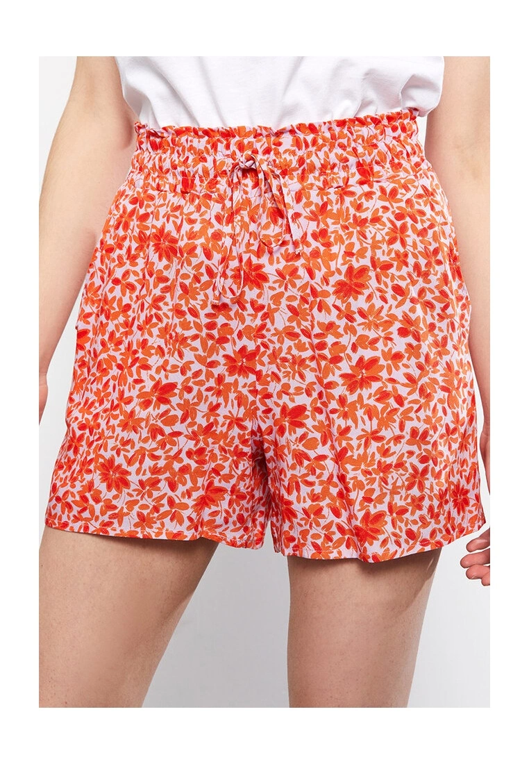 LC WAIKIKI Elastic Waist Bermuda Shorts 5 LC WAIKIKI Elastic Waist Bermuda Shorts - Image 3