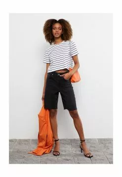 LC WAIKIKI Short Sleeve Crop Cotton T-Shirt -LC WAIKIKI popular shop lc waikiki 0280 7425916 4