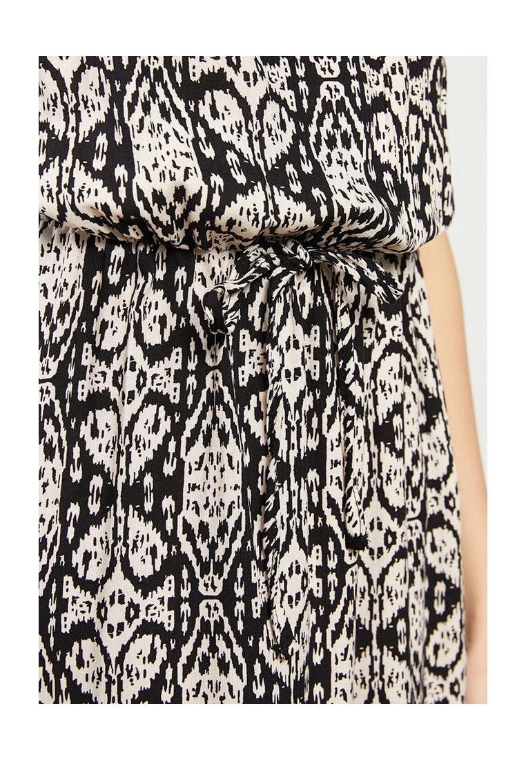 LC WAIKIKI Sleeveless Viscose Dress 5 LC WAIKIKI Sleeveless Viscose Dress - Image 3