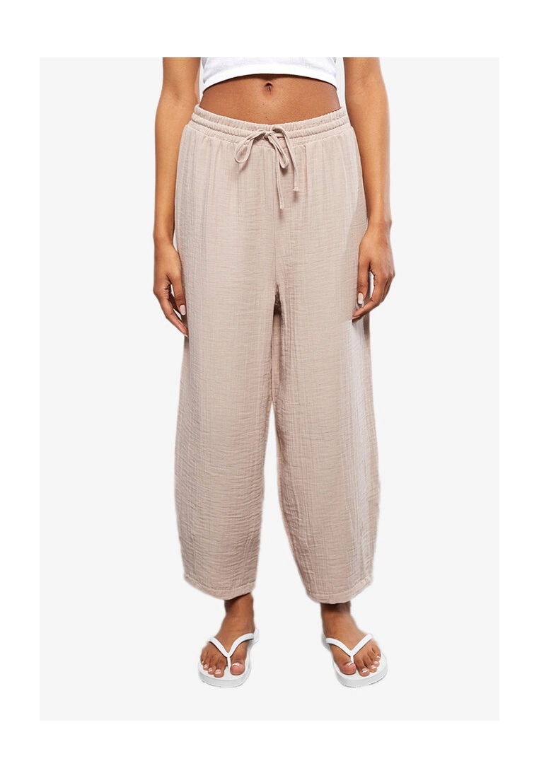 LC WAIKIKI Elastic Waist Straight Trousers 3 LC WAIKIKI Elastic Waist Straight Trousers