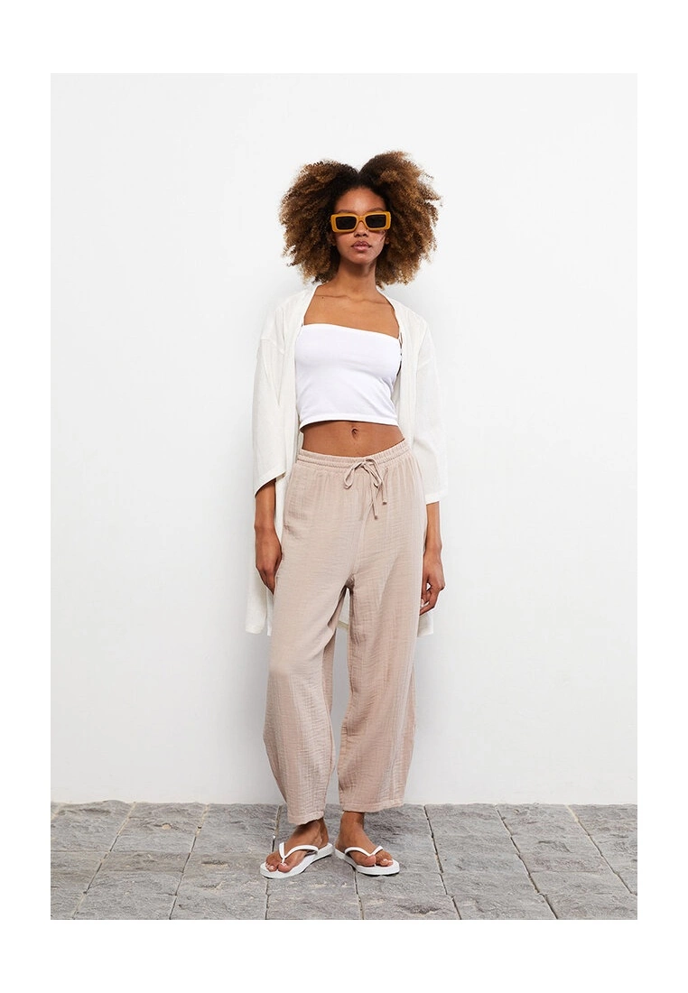 LC WAIKIKI Elastic Waist Straight Trousers 6 LC WAIKIKI Elastic Waist Straight Trousers - Image 4