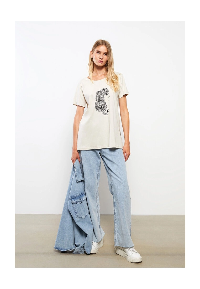 LC WAIKIKI Crew Neck Printed Cotton Women T-Shirt 6 LC WAIKIKI Crew Neck Printed Cotton Women T-Shirt - Image 4