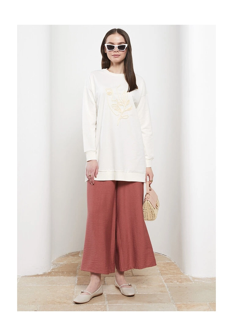 LC WAIKIKI Comfortable Fit Straight Trousers 6 LC WAIKIKI Comfortable Fit Straight Trousers - Image 4