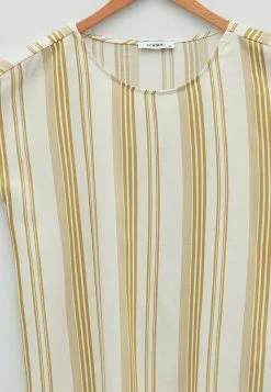 LC WAIKIKI Crew Neck Striped Short Sleeve Viscose Women's Blouse 13 LC WAIKIKI Crew Neck Striped Short Sleeve Viscose Women's Blouse -LC WAIKIKI popular shop lc waikiki 0473 2903236 6