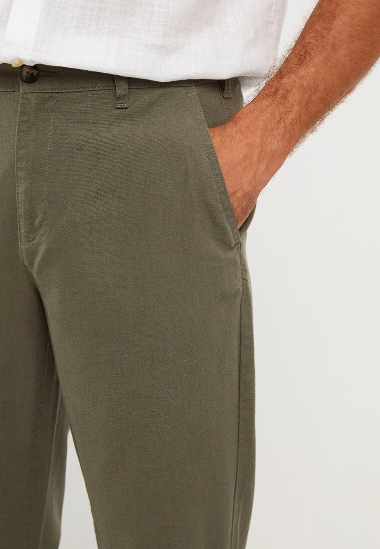LC WAIKIKI Wide Fit Men's Chino Trousers 5 LC WAIKIKI Wide Fit Men's Chino Trousers - Image 3