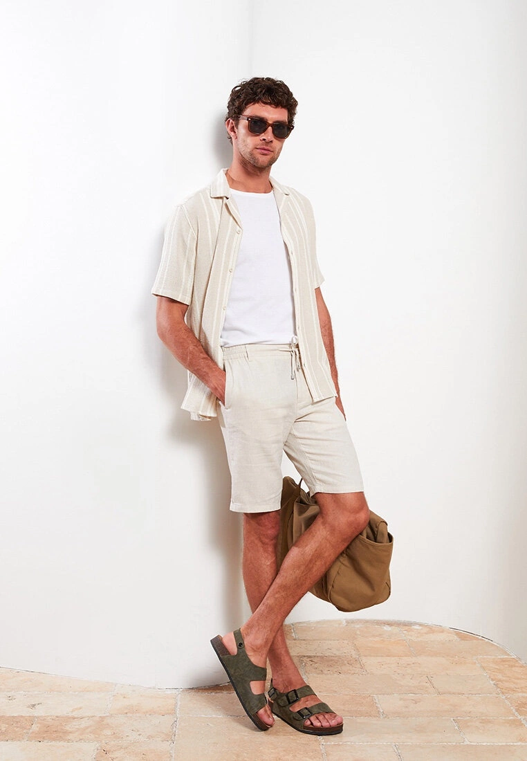 LC WAIKIKI Slim Fit Binding Detail Men's Shorts 3 LC WAIKIKI Slim Fit Binding Detail Men's Shorts