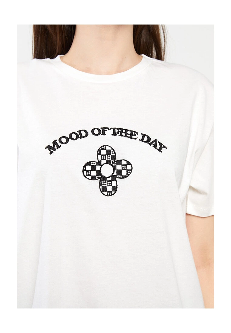 LC WAIKIKI Embroidered Cotton Women T-shirt 5 LC WAIKIKI Embroidered Cotton Women T-shirt - Image 3