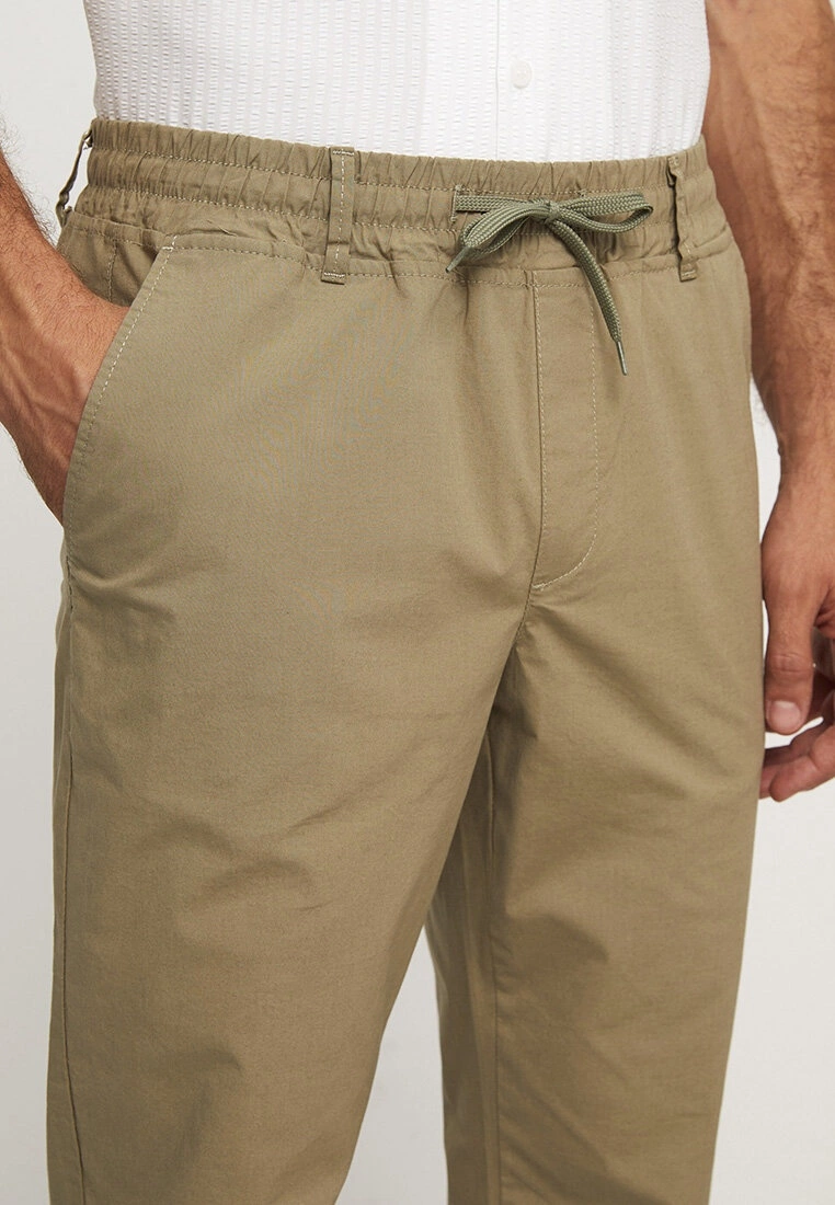 LC WAIKIKI Slim Fit Gabardine Men's Chino Trousers 6 LC WAIKIKI Slim Fit Gabardine Men's Chino Trousers - Image 4