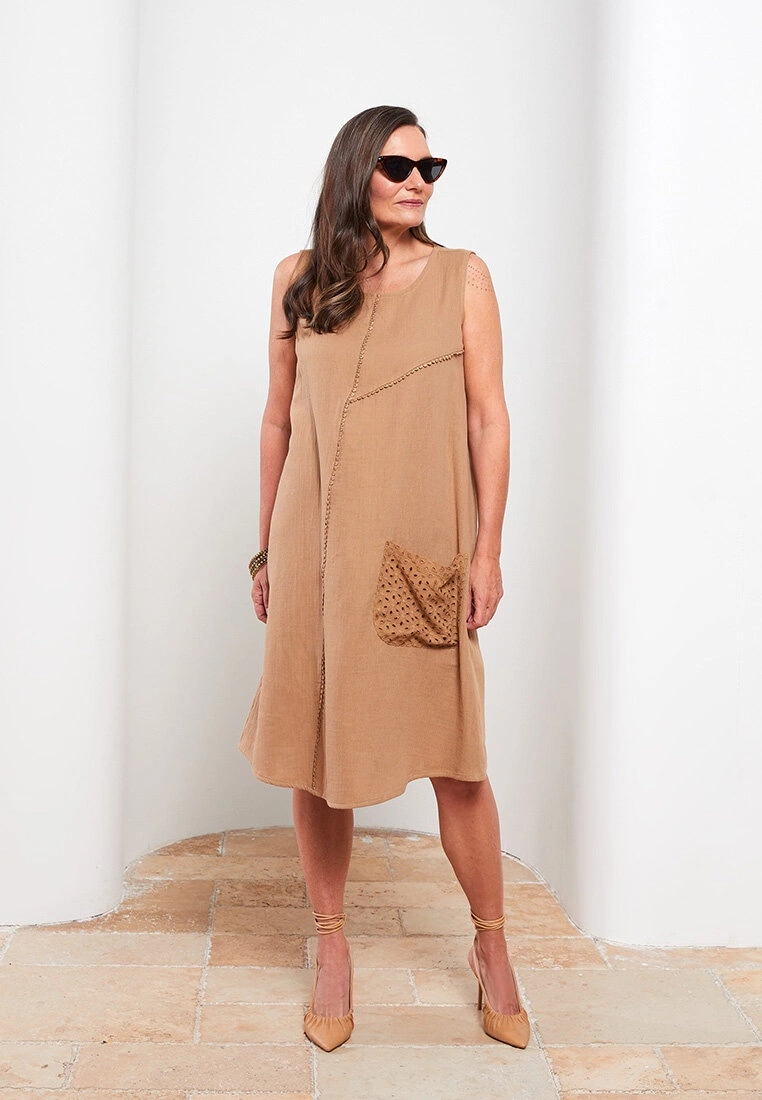 LC WAIKIKI Crew Neck Embroidered Sleeveless Cotton Women's Dress 3 LC WAIKIKI Crew Neck Embroidered Sleeveless Cotton Women's Dress