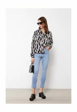 LC WAIKIKI Skinny Fit Women's Straight Pocket Detailed Jean Trousers -LC WAIKIKI popular shop lc waikiki 0653 2345226 4