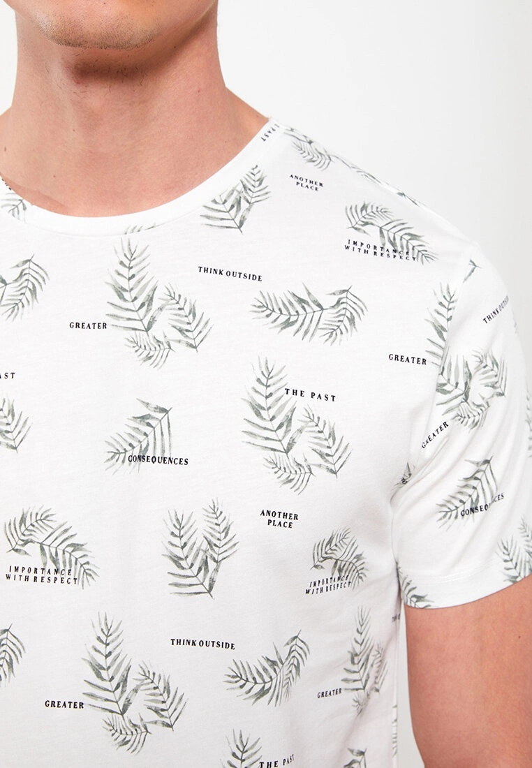 LC WAIKIKI Crew Neck Short Sleeve Printed Combed Cotton Men's T-Shirt 6 LC WAIKIKI Crew Neck Short Sleeve Printed Combed Cotton Men's T-Shirt - Image 4