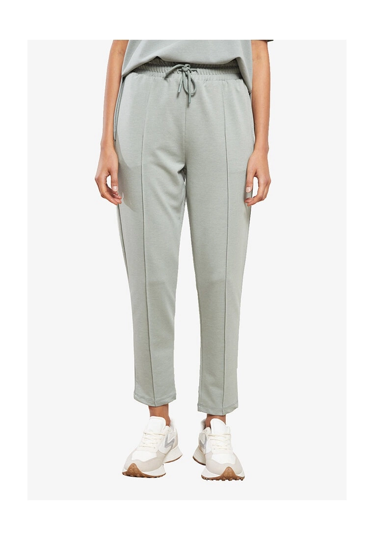 LC WAIKIKI Women Elastic Waist Plain Sweatpants 3 LC WAIKIKI Women Elastic Waist Plain Sweatpants