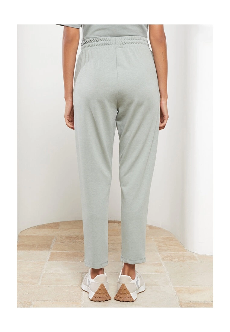 LC WAIKIKI Women Elastic Waist Plain Sweatpants 4 LC WAIKIKI Women Elastic Waist Plain Sweatpants - Image 2