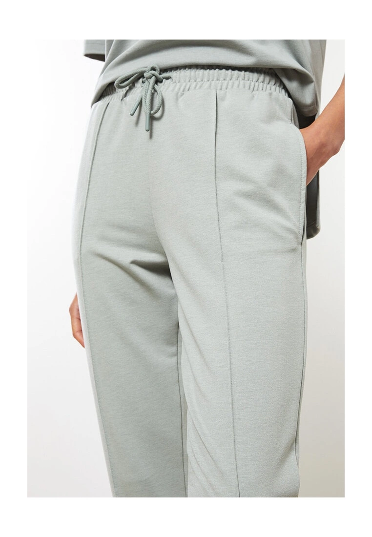 LC WAIKIKI Women Elastic Waist Plain Sweatpants 5 LC WAIKIKI Women Elastic Waist Plain Sweatpants - Image 3