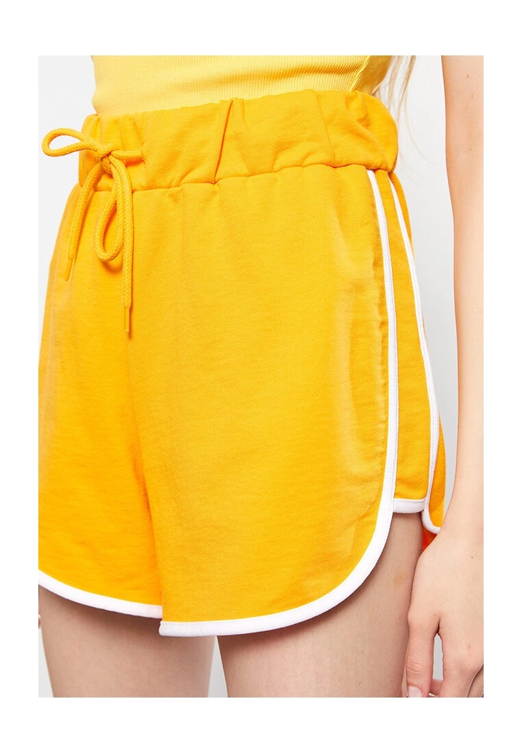 LC WAIKIKI Casual Straight Shorts 5 LC WAIKIKI Casual Straight Shorts - Image 3