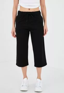 LC WAIKIKI Women's Capri With Pocket Detailed Waist Elastic 8 LC WAIKIKI Women's Capri With Pocket Detailed Waist Elastic -LC WAIKIKI popular shop lc waikiki 0724 2949836 3