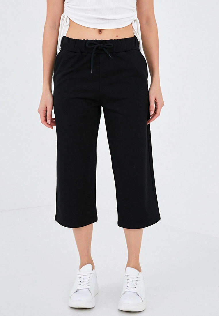 LC WAIKIKI Women's Capri With Pocket Detailed Waist Elastic 5 LC WAIKIKI Women's Capri With Pocket Detailed Waist Elastic - Image 3