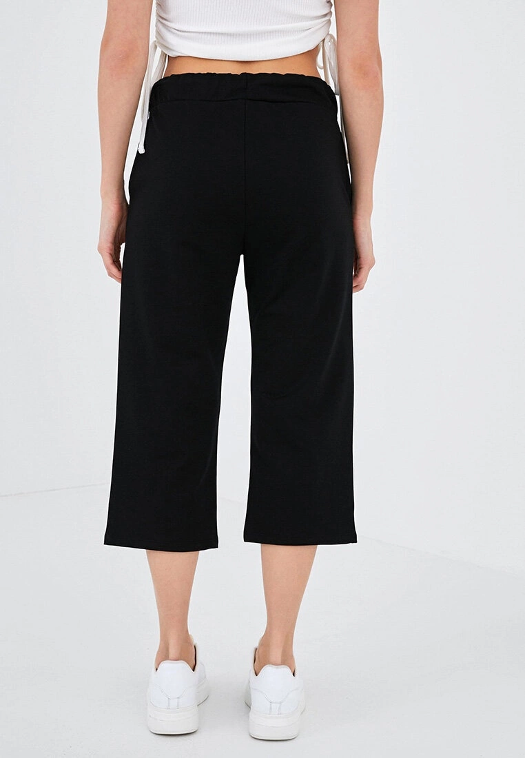 LC WAIKIKI Women's Capri With Pocket Detailed Waist Elastic 6 LC WAIKIKI Women's Capri With Pocket Detailed Waist Elastic - Image 4