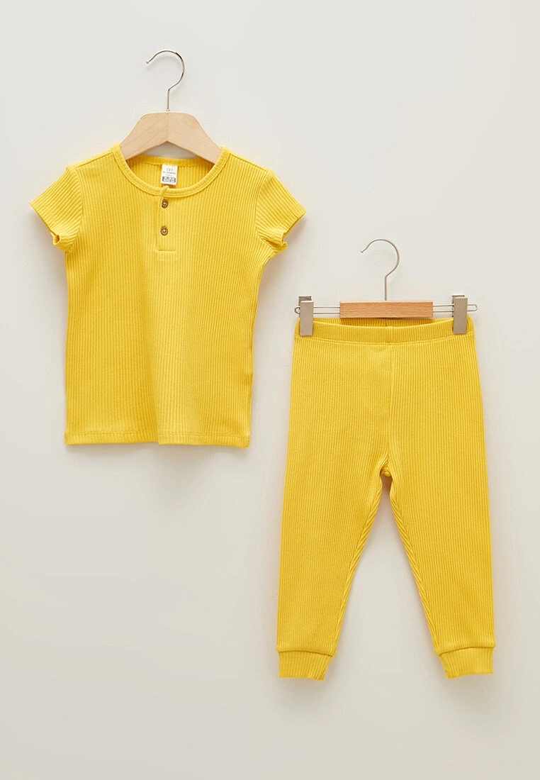 LC WAIKIKI Crew Neck Short Sleeve Basic Baby Girl Pajama Set 3 LC WAIKIKI Crew Neck Short Sleeve Basic Baby Girl Pajama Set