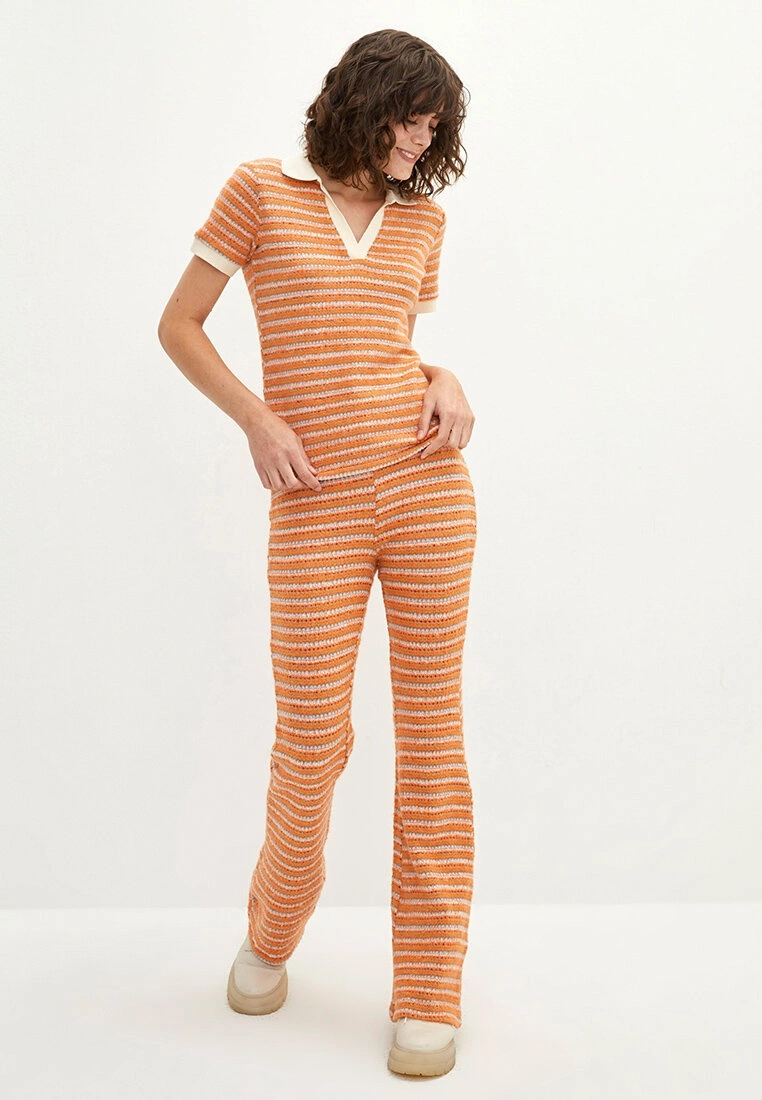 LC WAIKIKI Polo Neck Striped Short Sleeve Women's T-Shirt 5 LC WAIKIKI Polo Neck Striped Short Sleeve Women's T-Shirt - Image 3