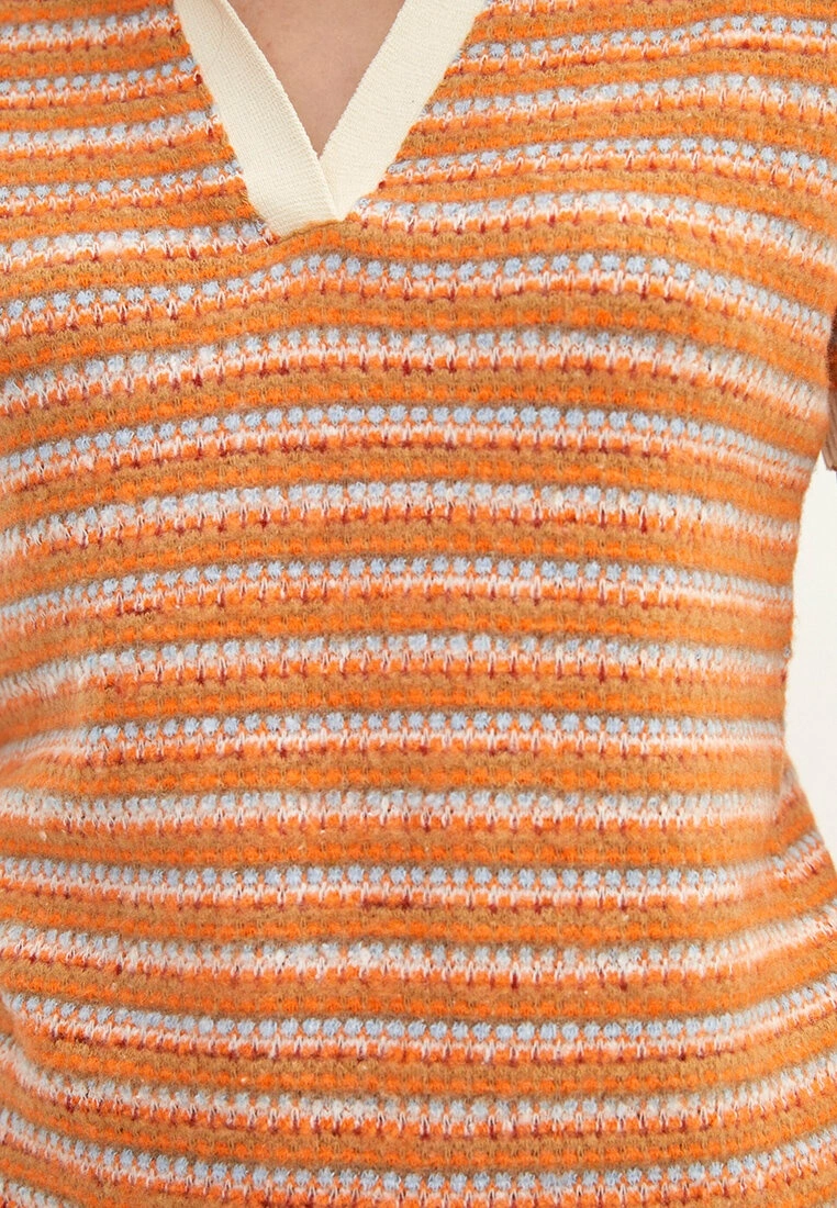 LC WAIKIKI Polo Neck Striped Short Sleeve Women's T-Shirt 6 LC WAIKIKI Polo Neck Striped Short Sleeve Women's T-Shirt - Image 4