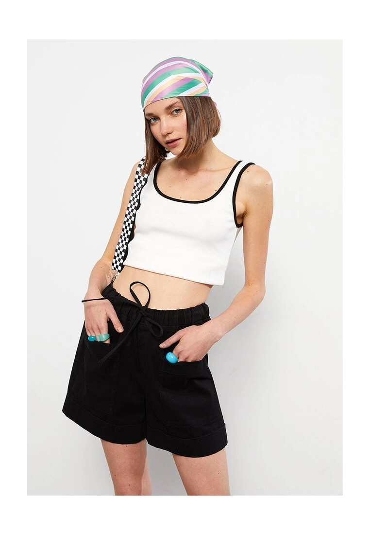 LC WAIKIKI Elastic Waist Shorts 6 LC WAIKIKI Elastic Waist Shorts - Image 4