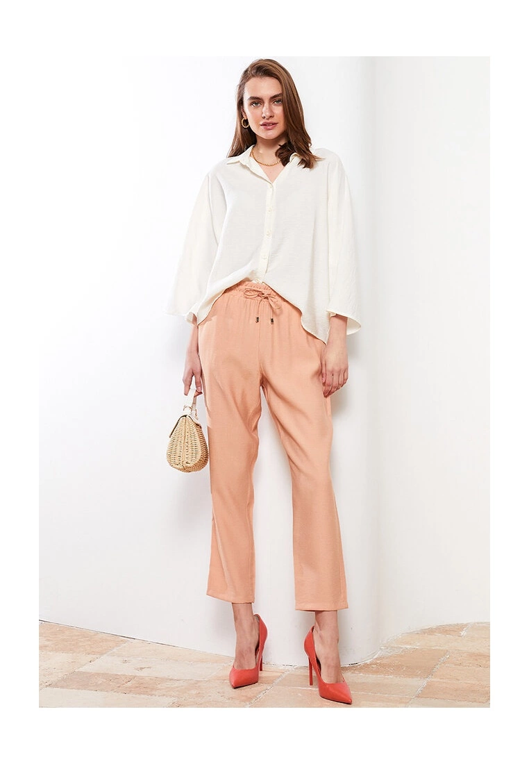 LC WAIKIKI Comfortable Fit Straight Trousers 6 LC WAIKIKI Comfortable Fit Straight Trousers - Image 4