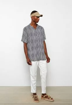 LC WAIKIKI Regular Fit Short Sleeve Striped Men's Shirt 11 LC WAIKIKI Regular Fit Short Sleeve Striped Men's Shirt -LC WAIKIKI popular shop lc waikiki 1232 7362236 3