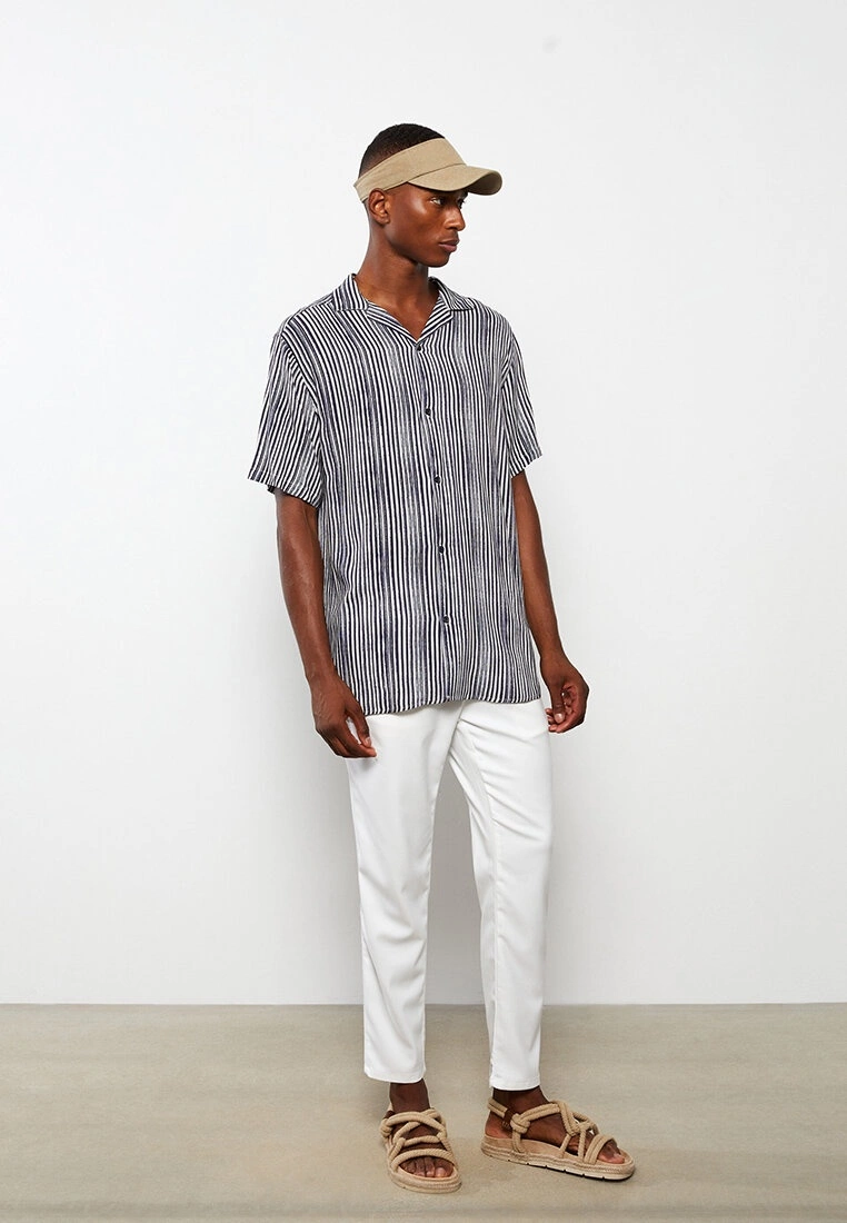 LC WAIKIKI Regular Fit Short Sleeve Striped Men's Shirt 5 LC WAIKIKI Regular Fit Short Sleeve Striped Men's Shirt - Image 3