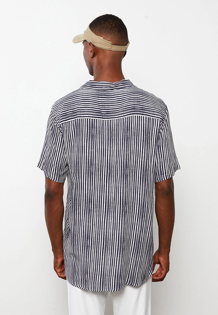 LC WAIKIKI Regular Fit Short Sleeve Striped Men's Shirt 7 LC WAIKIKI Regular Fit Short Sleeve Striped Men's Shirt - Image 5