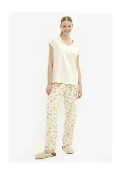LC WAIKIKI Women's Rose Top & Pants Pyjama Set