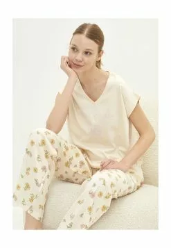 LC WAIKIKI Women's Rose Top & Pants Pyjama Set -LC WAIKIKI popular shop lc waikiki 1249 2872526 3