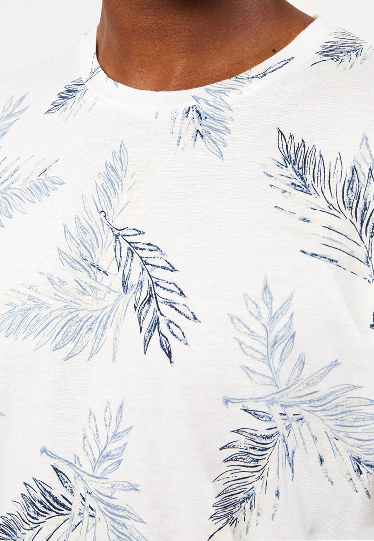 LC WAIKIKI Crew Neck Short Sleeve Patterned Combed Cotton Men's T-Shirt 6 LC WAIKIKI Crew Neck Short Sleeve Patterned Combed Cotton Men's T-Shirt - Image 4