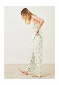 LC WAIKIKI U-Neck Strap Viscose Pajamas Set -LC WAIKIKI popular shop lc waikiki 1271 9488426 4