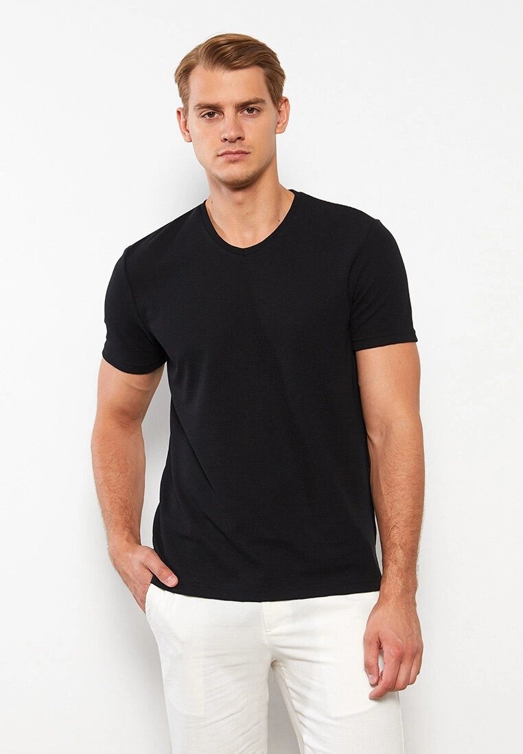 LC WAIKIKI V-Neck Short Sleeve Men's T-Shirt 4 LC WAIKIKI V-Neck Short Sleeve Men's T-Shirt - Image 2