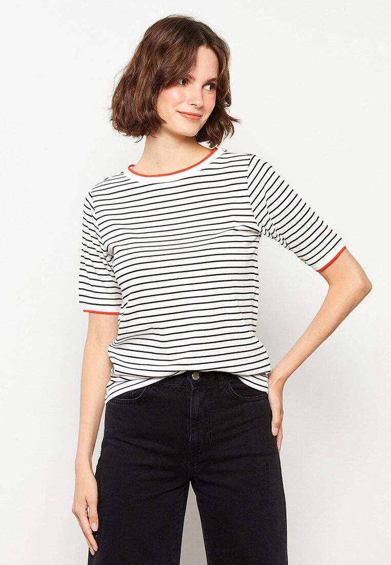 LC WAIKIKI Crew Neck Striped Short Sleeve Women's T-Shirt 3 LC WAIKIKI Crew Neck Striped Short Sleeve Women's T-Shirt