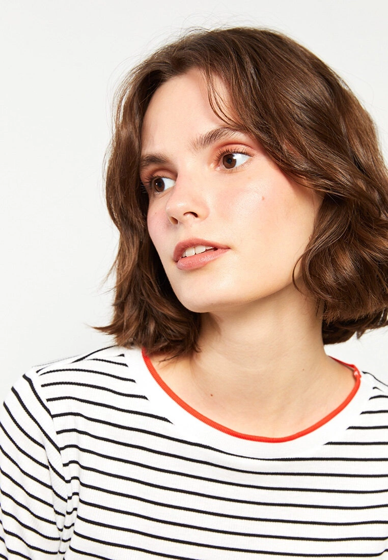 LC WAIKIKI Crew Neck Striped Short Sleeve Women's T-Shirt 4 LC WAIKIKI Crew Neck Striped Short Sleeve Women's T-Shirt - Image 2