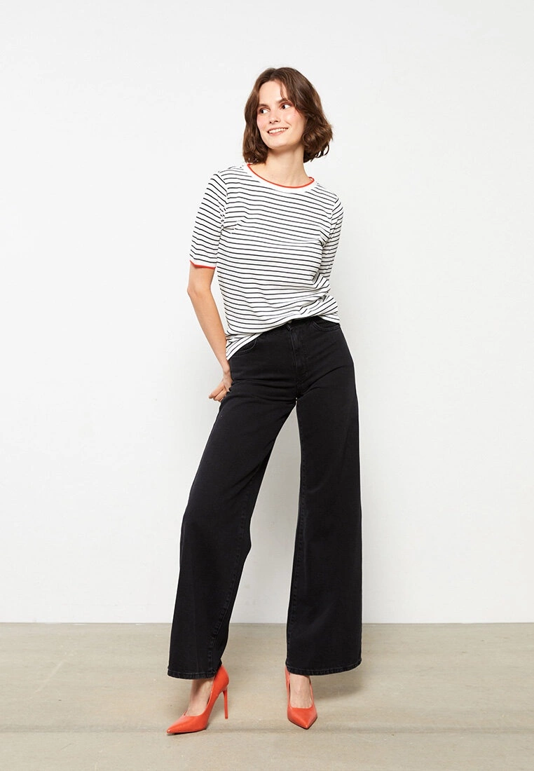 LC WAIKIKI Crew Neck Striped Short Sleeve Women's T-Shirt 5 LC WAIKIKI Crew Neck Striped Short Sleeve Women's T-Shirt - Image 3