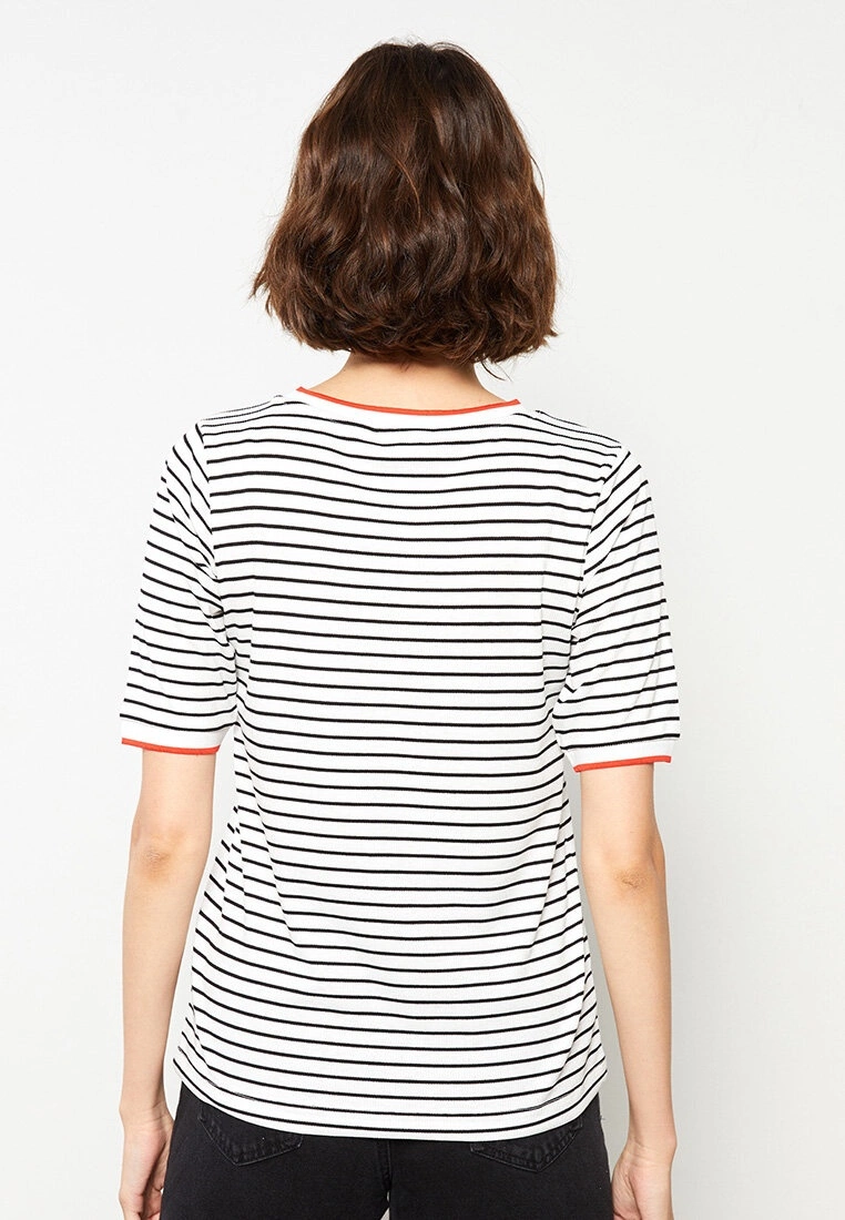 LC WAIKIKI Crew Neck Striped Short Sleeve Women's T-Shirt 7 LC WAIKIKI Crew Neck Striped Short Sleeve Women's T-Shirt - Image 5