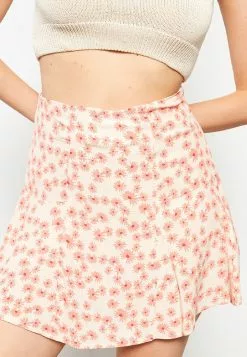 LC WAIKIKI Zippered Waist Floral Viscose Women's Short Skirt -LC WAIKIKI popular shop lc waikiki 1304 1203236 3