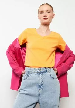 LC WAIKIKI V Neck Straight Short Sleeve Women T-Shirt -LC WAIKIKI popular shop lc waikiki 1313 7529726 3