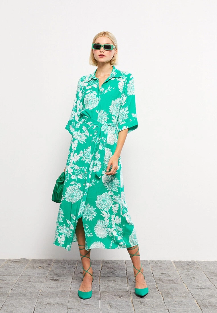 LC WAIKIKI Shirt Collar Patterned Viscose Women's Dress 4 LC WAIKIKI Shirt Collar Patterned Viscose Women's Dress - Image 2