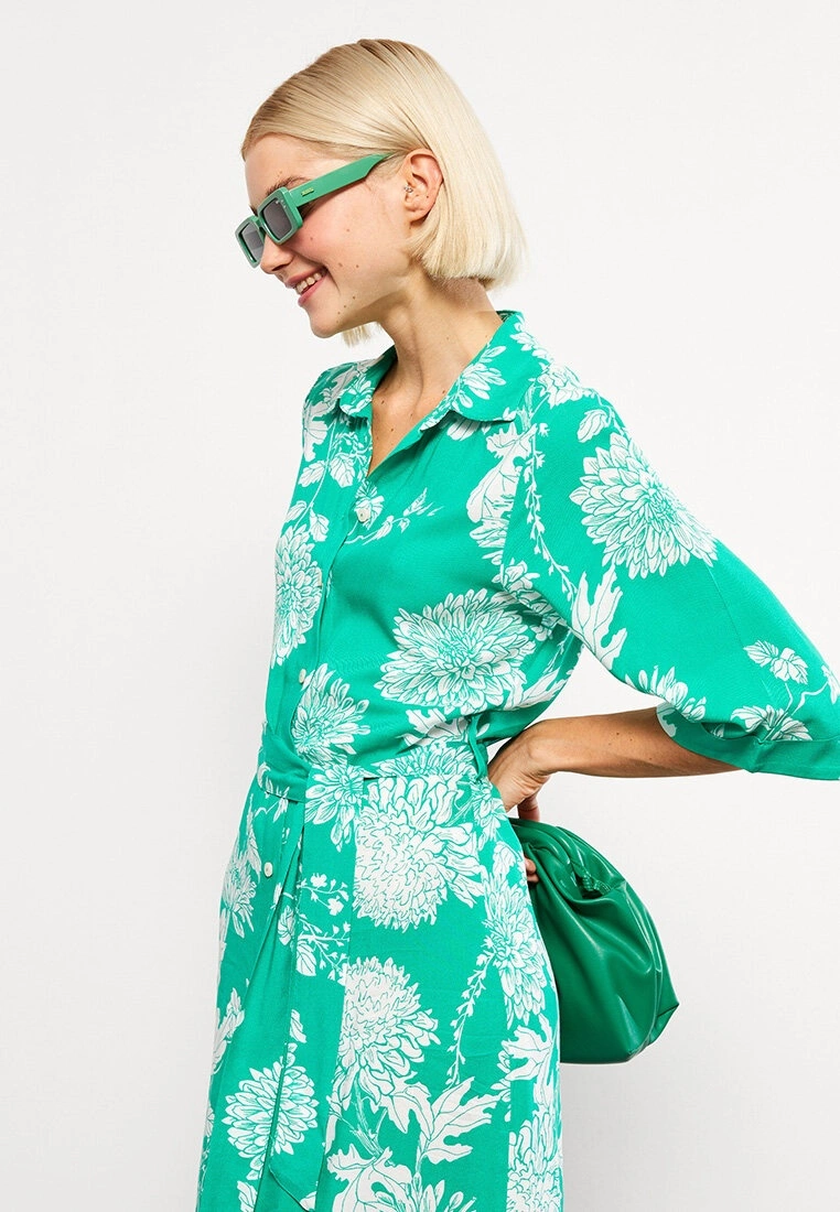 LC WAIKIKI Shirt Collar Patterned Viscose Women's Dress 5 LC WAIKIKI Shirt Collar Patterned Viscose Women's Dress - Image 3