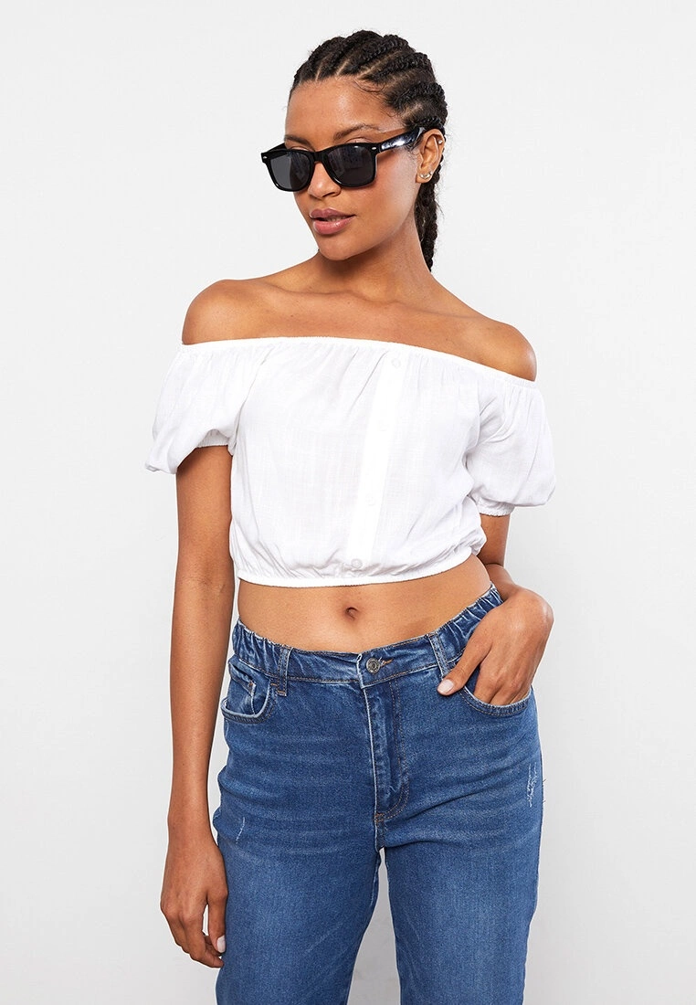 LC WAIKIKI Boat Neck Straight Short Sleeve Crop Viscose Women's Blouse 5 LC WAIKIKI Boat Neck Straight Short Sleeve Crop Viscose Women's Blouse - Image 3