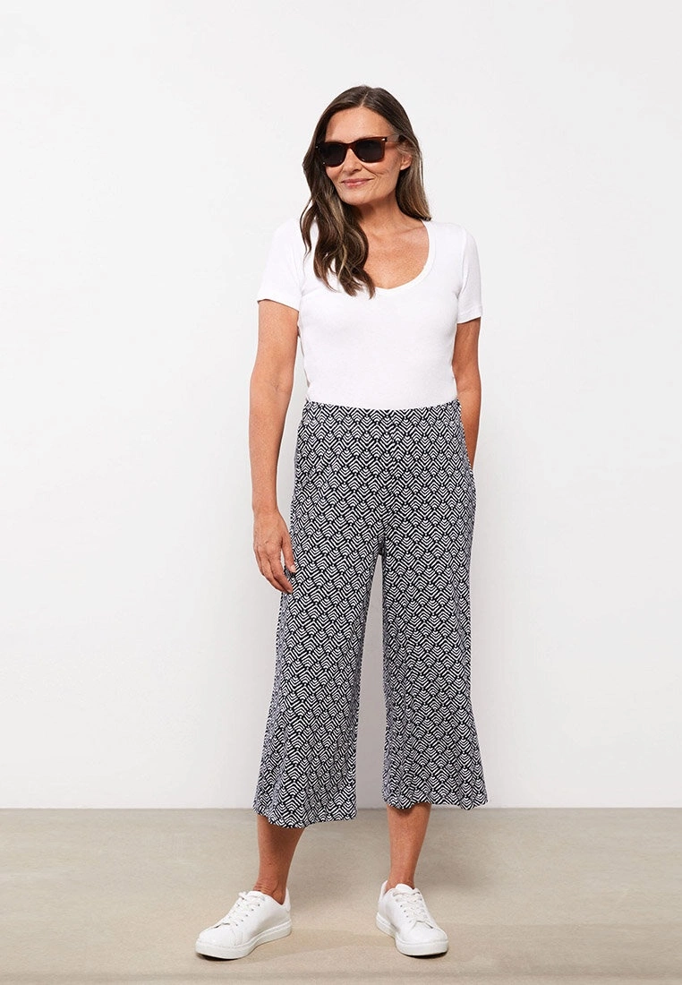 LC WAIKIKI Women's Capri With Elastic Waist Pattern 3 LC WAIKIKI Women's Capri With Elastic Waist Pattern