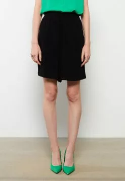 LC WAIKIKI Elastic Waist Straight Viscose Women's Shorts -LC WAIKIKI popular shop lc waikiki 1400 8239726 4