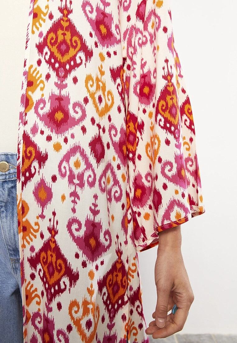 LC WAIKIKI Shawl Collar Patterned Long Sleeve Viscose Women's Kimono 6 LC WAIKIKI Shawl Collar Patterned Long Sleeve Viscose Women's Kimono - Image 4